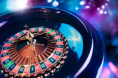 sepuhqq platform interface showing slot games and live casino